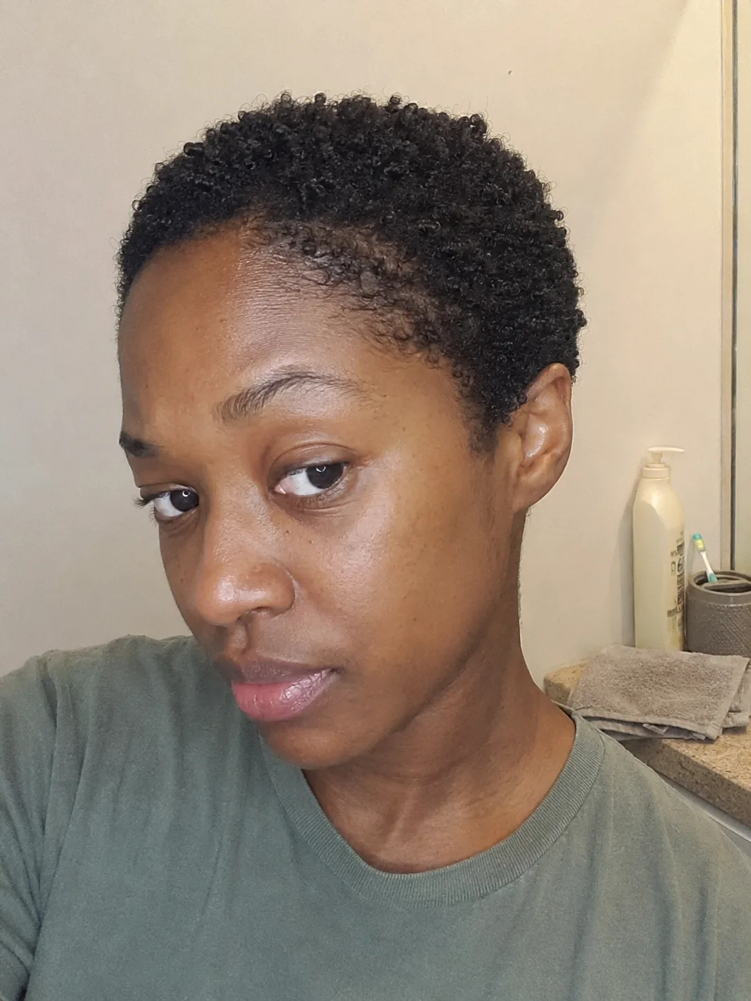 Textured short crop with natural curl pattern