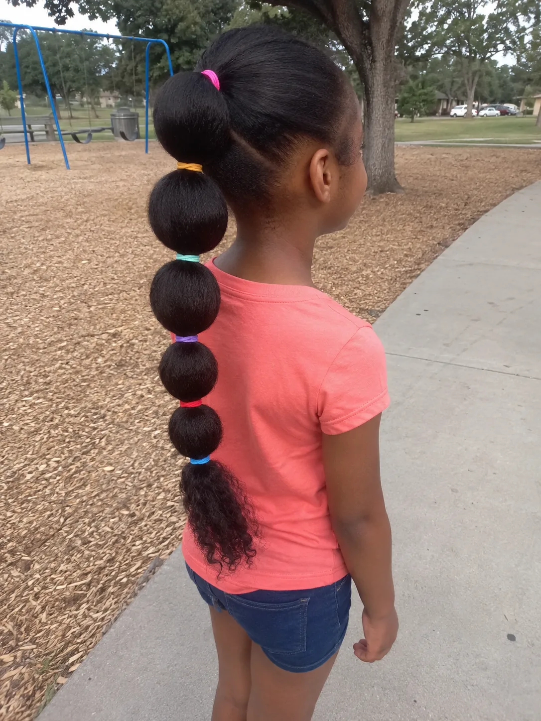 A gentle, unhurried initial check-up to ease salon anxiety for children