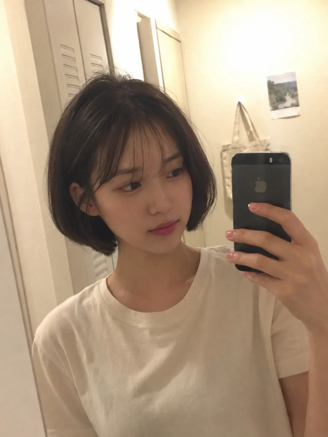 Korean short hair style with soft see-through bangs and rounded bob shape