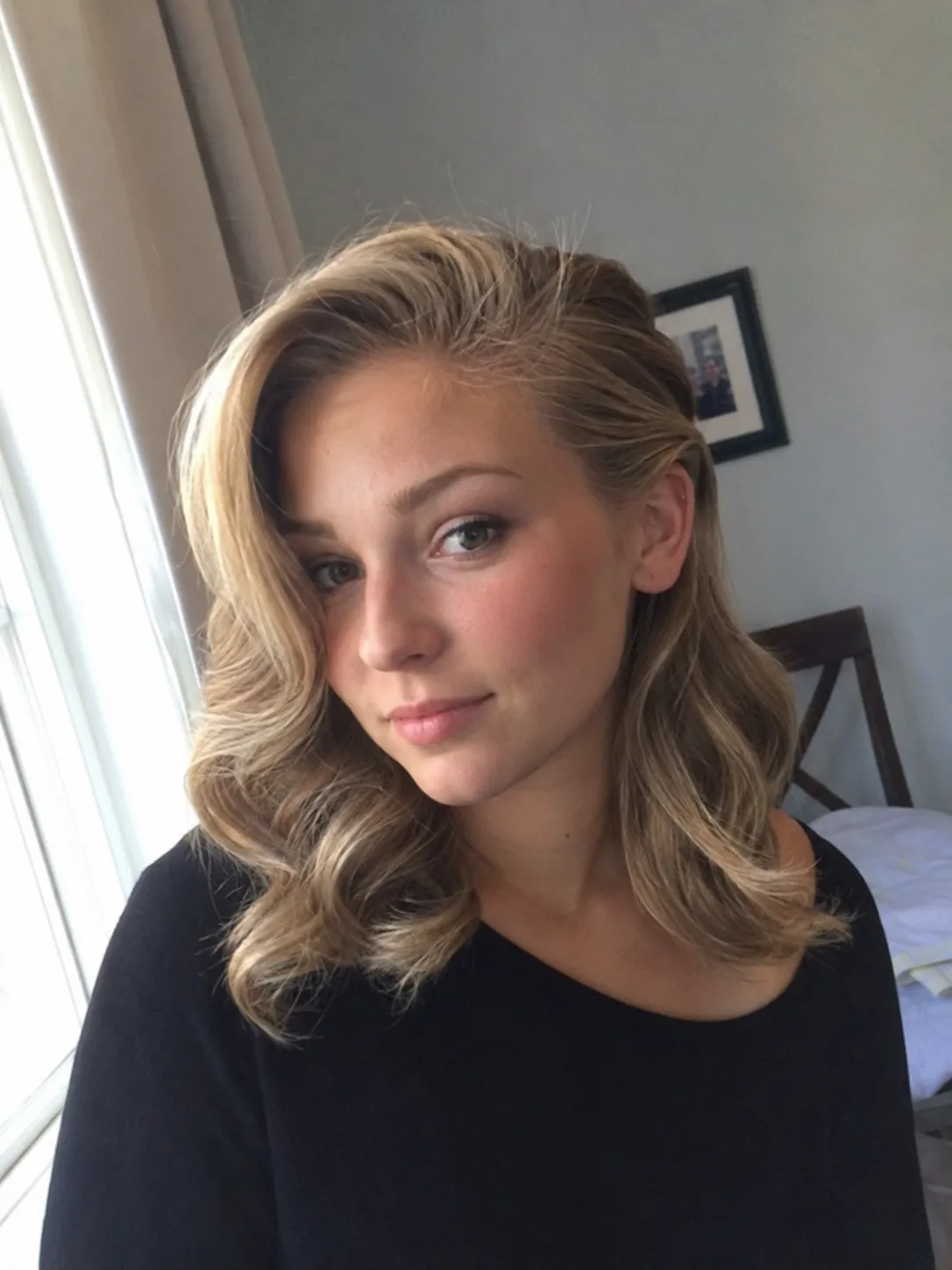 Loose Hollywood waves prom hairstyle for medium blonde hair