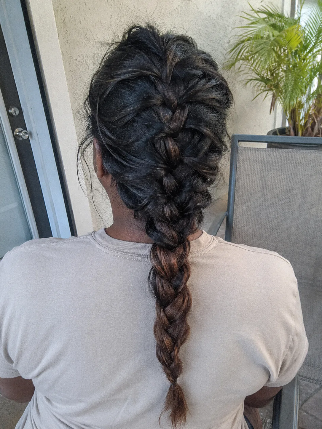 Low textured beach braid for oily roots and humid outdoor conditions