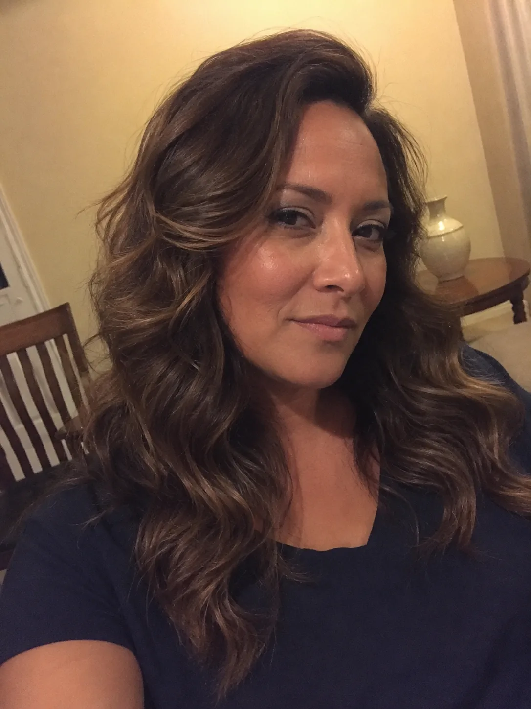Short wavy beach bob with textured blonde layers