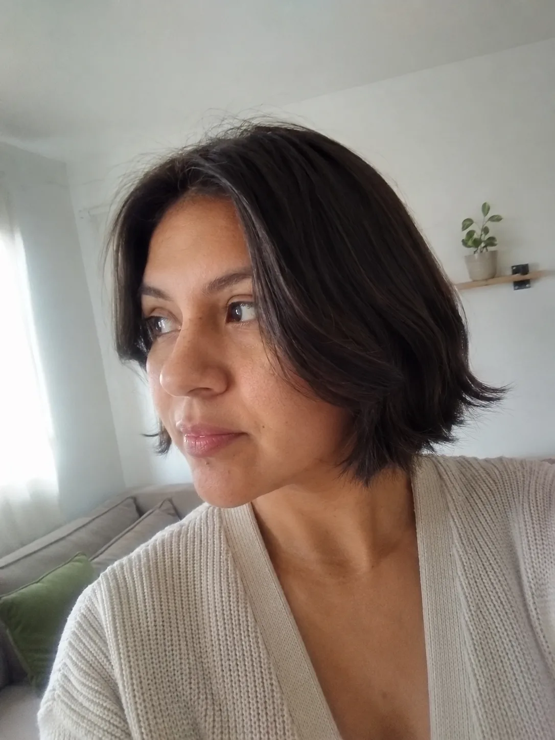 back view of short Korean bob with clean neckline and smooth graduation