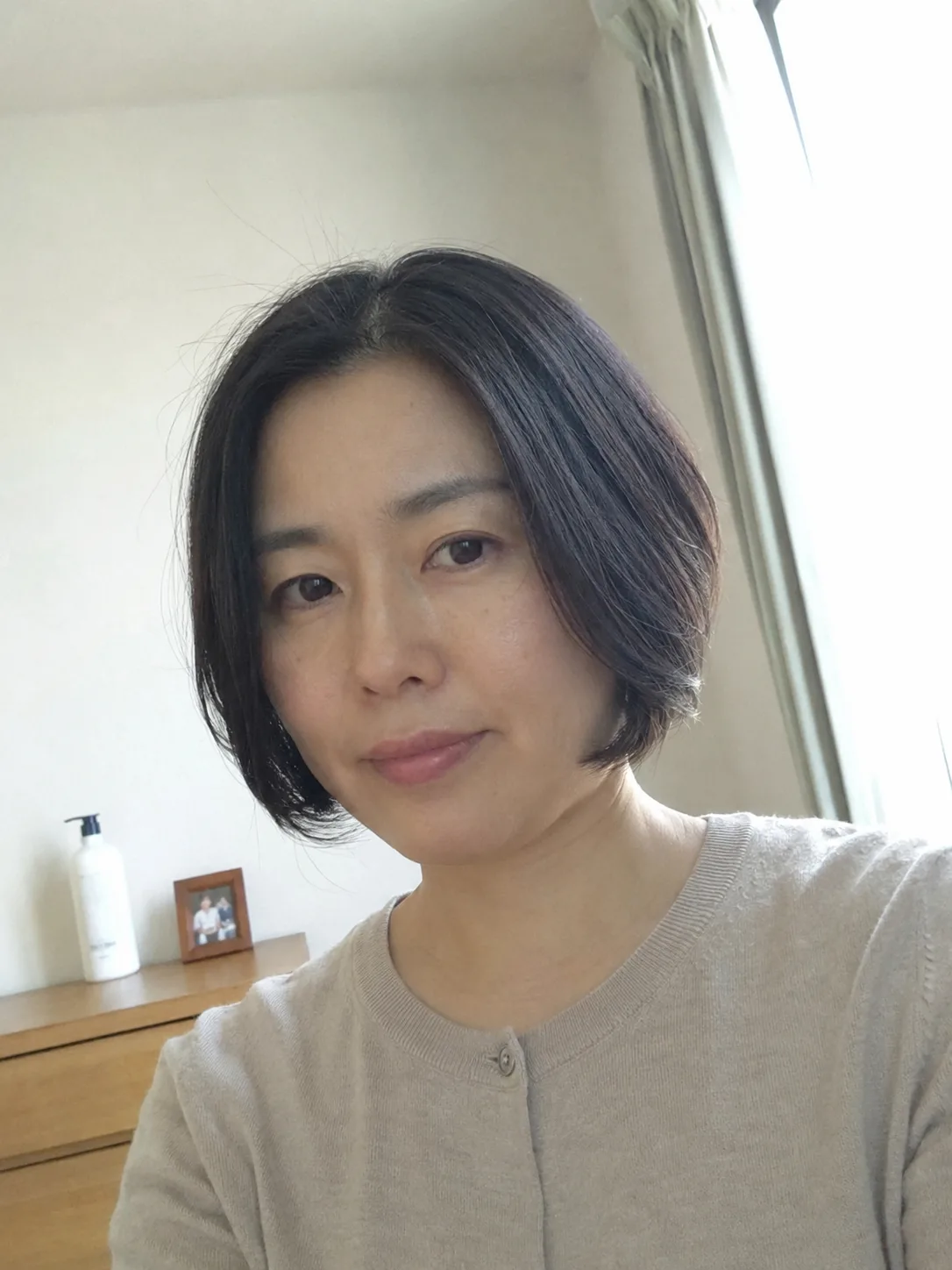 layered shoulder length haircut with face framing pieces