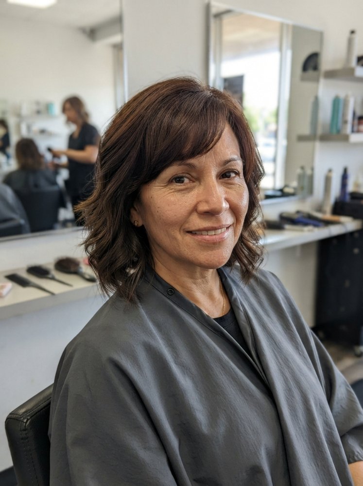 Medium-Length Hairstyles for Women Over 50: Shape, Movement, and Upkeep