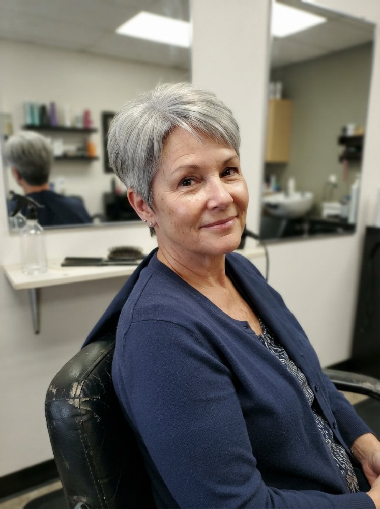 Stylish Short Hairstyles: Complete Styling Guide for Women Over 50